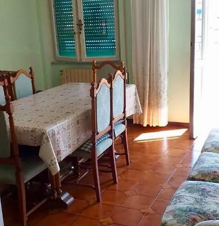 Via Serri 12 * Фоллоника